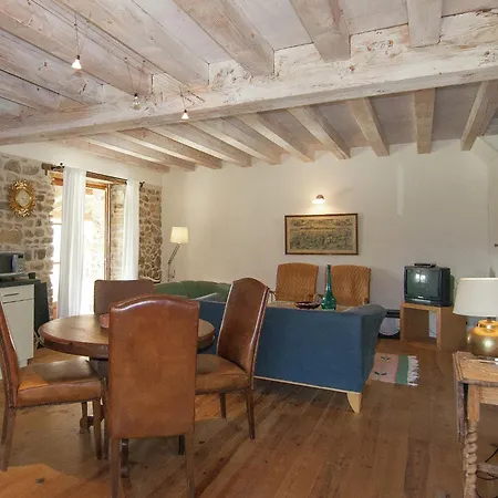 بيت للعطل Cozy In Roussines, Dordogne, Cleaning Included