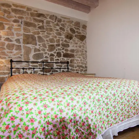 Cozy In Roussines, Dordogne, Cleaning Included بيت للعطل *